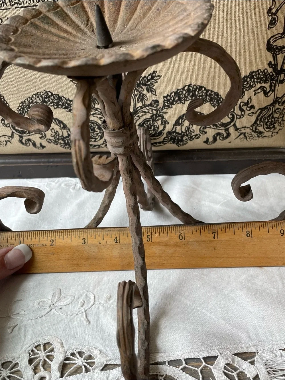 Rustic metal Fleur de lis candle holder French country decor - Picture 3 of 9